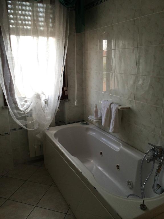 B&B Mirella Citta Sant'Angelo Rum bild