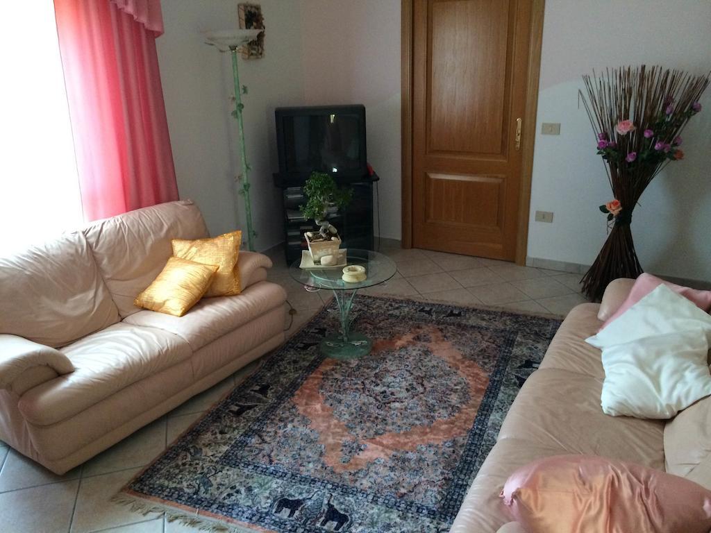 B&B Mirella Citta Sant'Angelo Exteriör bild