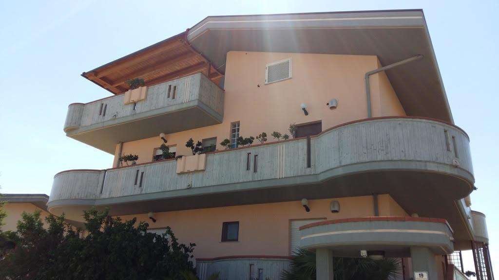 B&B Mirella Citta Sant'Angelo Exteriör bild