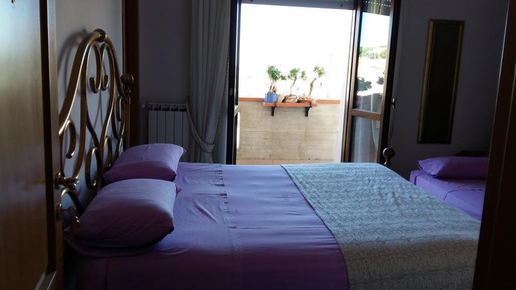 B&B Mirella Citta Sant'Angelo Exteriör bild